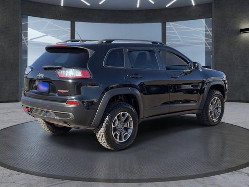 Diamond Black Crystal Pearlcoat 2021 Jeep Cherokee Trailhawk