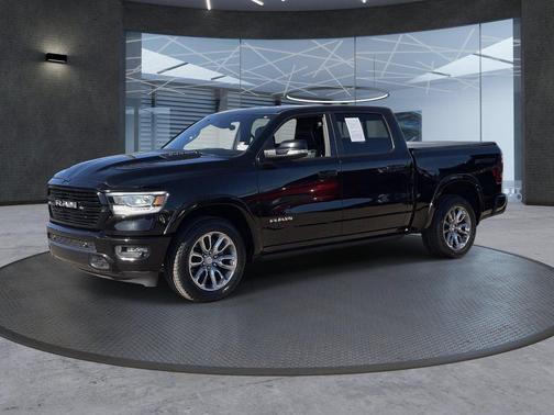 Diamond Black Crystal Pearlcoat 2021 RAM 1500 Laramie