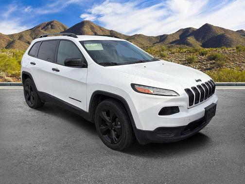 Bright White Clearcoat 2017 Jeep Cherokee Altitude