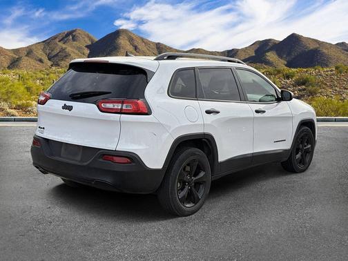 Bright White Clearcoat 2017 Jeep Cherokee Altitude