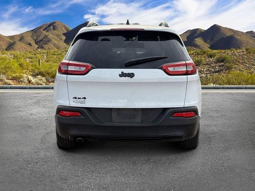 Bright White Clearcoat 2017 Jeep Cherokee Altitude