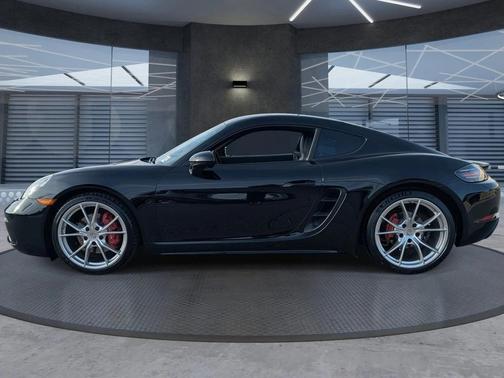 2021 Porsche 718 Cayman S