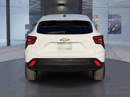 Summit White 2025 Chevrolet Trax LS