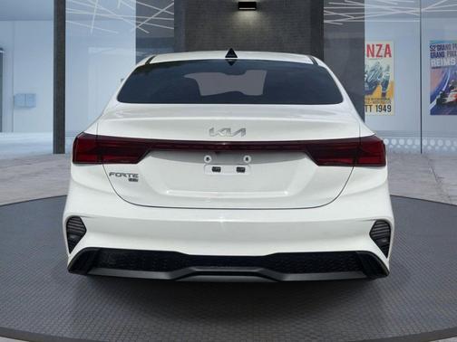 Clear White 2023 Kia Forte LX