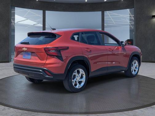 Cayenne Orange Metallic 2024 Chevrolet Trax LS