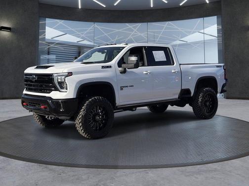 Summit White 2025 Chevrolet Silverado 2500 LTZ