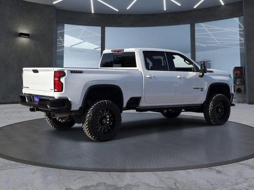 Summit White 2025 Chevrolet Silverado 2500 LTZ