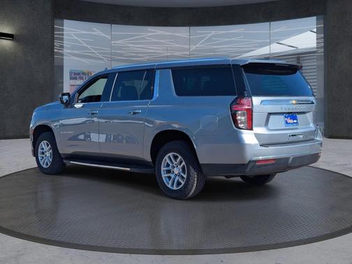 2024 Chevrolet Suburban LT