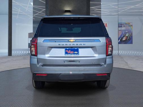 2024 Chevrolet Suburban LT