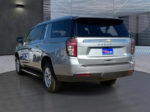 2024 Chevrolet Suburban LT