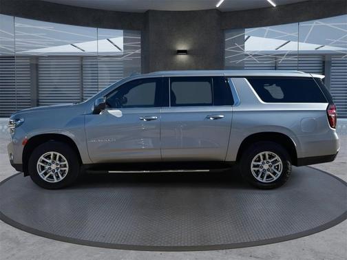 2024 Chevrolet Suburban LT
