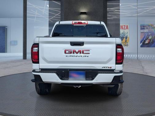 2024 GMC Canyon AT4