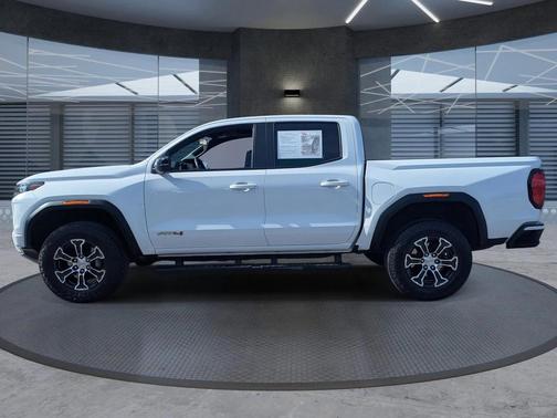 2024 GMC Canyon AT4