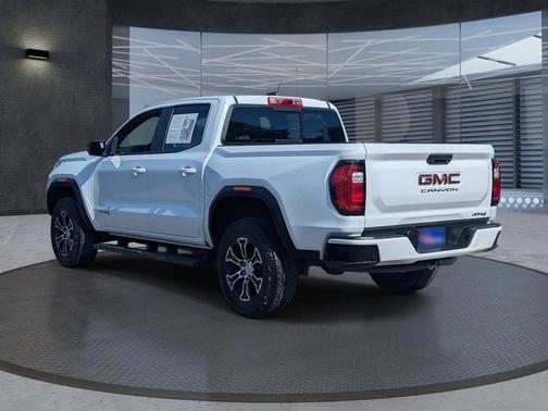 2024 GMC Canyon AT4