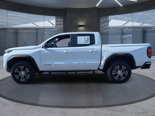 2024 GMC Canyon AT4