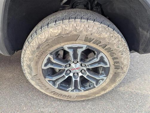 2024 GMC Canyon AT4