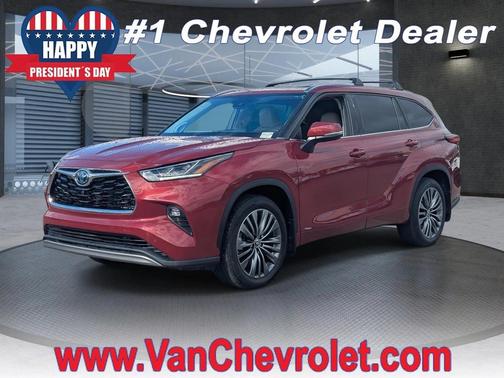 2022 Toyota Highlander Hybrid Platinum