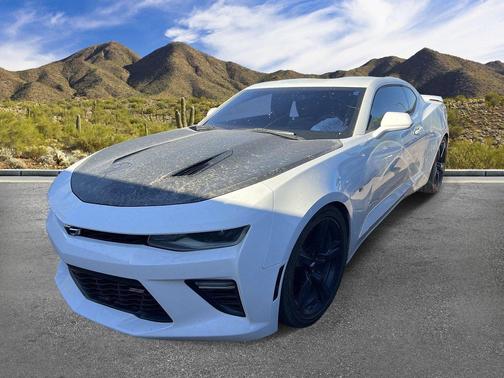 Summit White 2017 Chevrolet Camaro 1SS