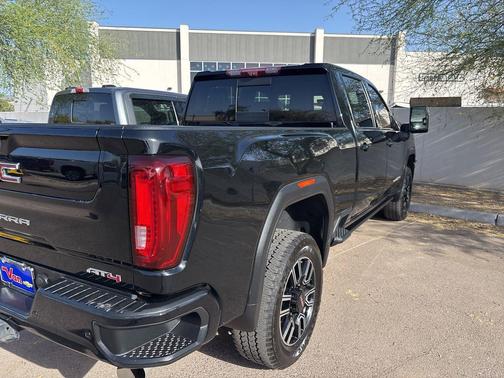 Onyx Black 2023 GMC Sierra 3500 AT4