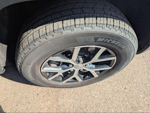 Baltic Gray Metallic Clearcoat 2024 Jeep Grand Cherokee L Limited