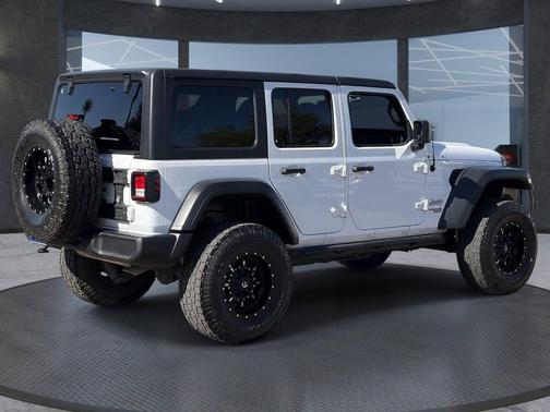 Bright White Clearcoat 2018 Jeep Wrangler Unlimited Sport