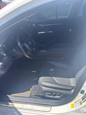Ice Cap 2023 Toyota Camry SE