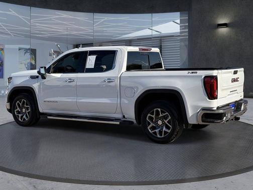 Summit White 2024 GMC Sierra 1500 SLT
