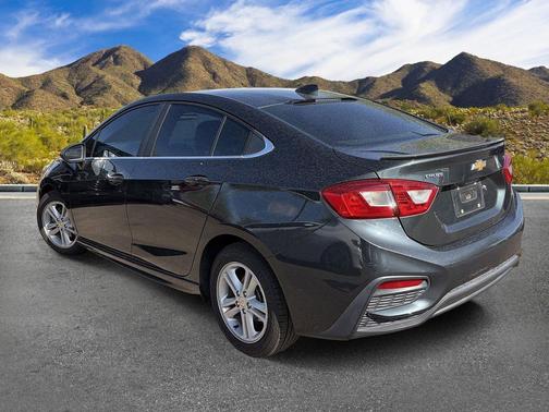 Graphite Metallic 2018 Chevrolet Cruze LT