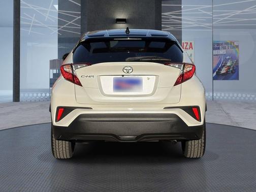 Blizzard Pearl w/Black Roof 2020 Toyota C-HR XLE