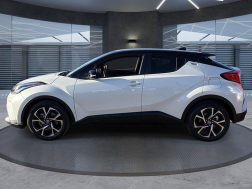 Blizzard Pearl w/Black Roof 2020 Toyota C-HR XLE