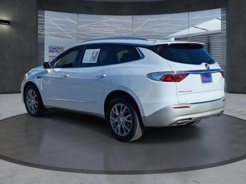 2022 Buick Enclave FWD Essence