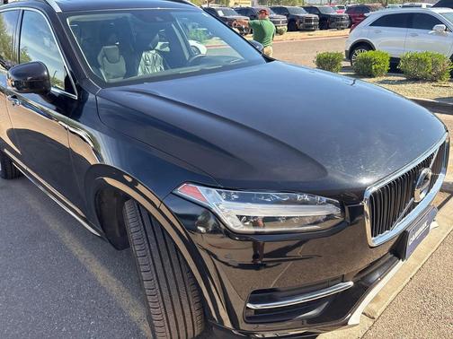 2019 Volvo XC90 T6 Momentum