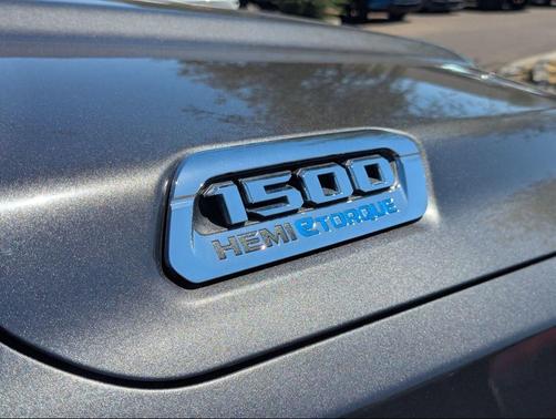 Granite Crystal Metallic Clearcoat 2023 RAM 1500 Limited