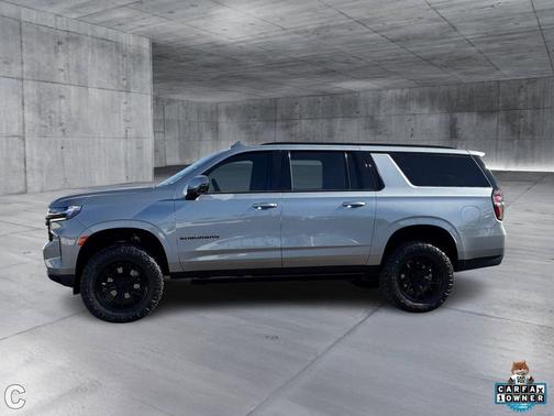 2024 Chevrolet Suburban RST