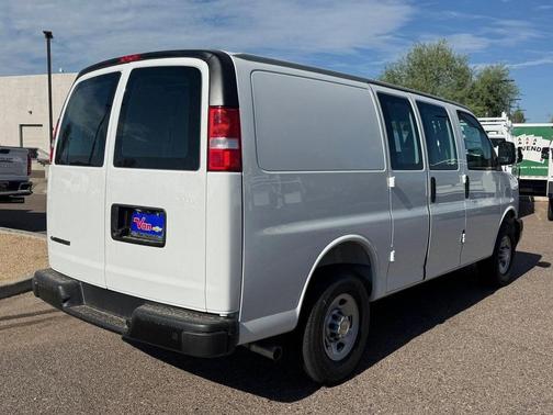 2025 Chevrolet Express 2500 RWD 2500 Regular Wheelbase WT
