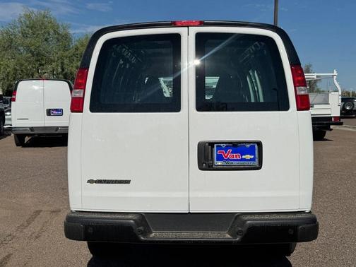 2025 Chevrolet Express 2500 RWD 2500 Regular Wheelbase WT