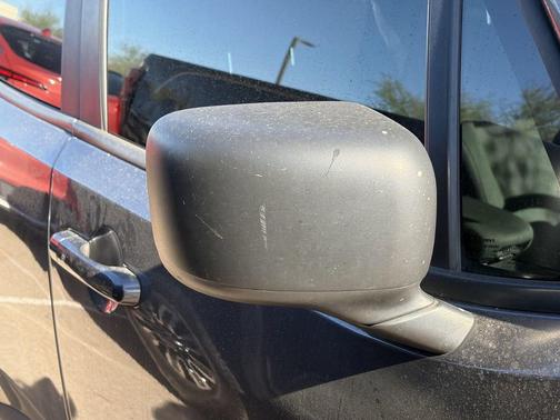 Granite Crystal Metallic Clearcoat 2018 Jeep Renegade Upland