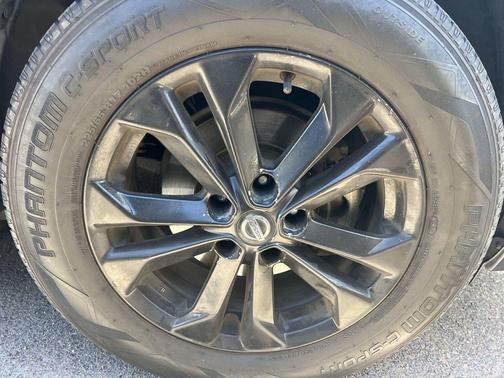 Gun Metallic 2018 Nissan Rogue S