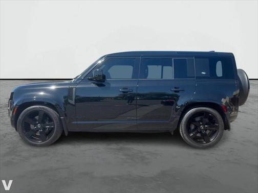 2023 Land Rover Defender 110 V8