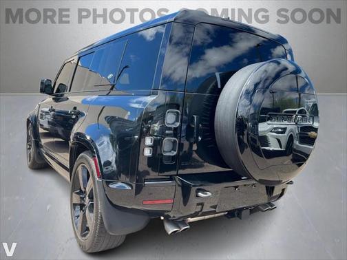 2023 Land Rover Defender 110 V8