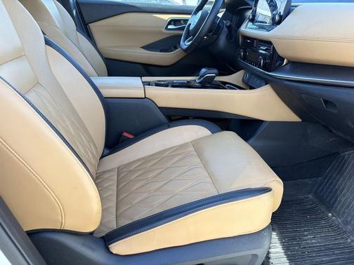 Pearl White Tricoat 2023 Nissan Rogue Platinum
