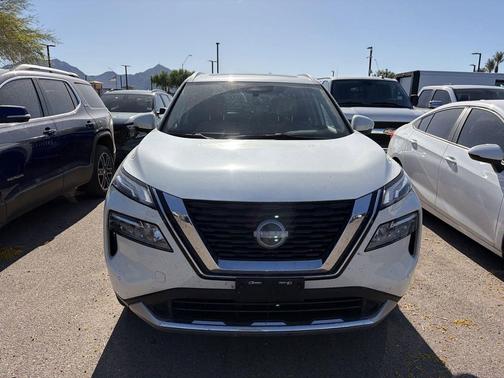 Pearl White Tricoat 2023 Nissan Rogue Platinum
