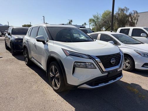Pearl White Tricoat 2023 Nissan Rogue Platinum