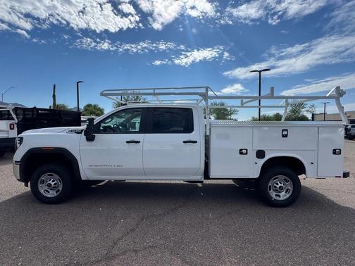 2025 GMC Sierra 2500 Base