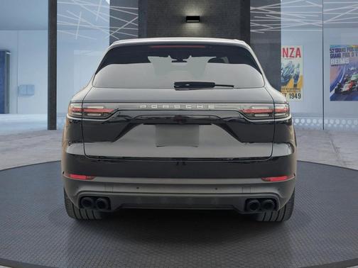 2022 Porsche Cayenne Platinum Edition