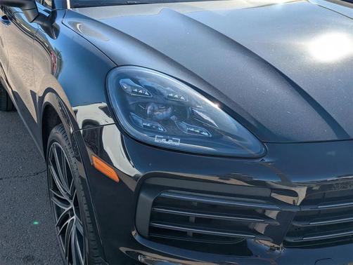 2022 Porsche Cayenne Platinum Edition