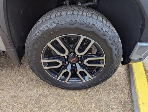 2025 GMC Sierra 1500 AT4