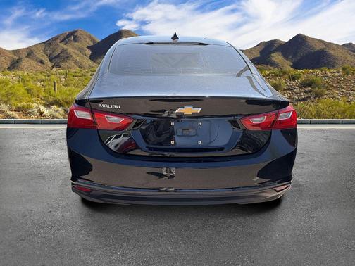 Mosaic Black Metallic 2022 Chevrolet Malibu 1LS