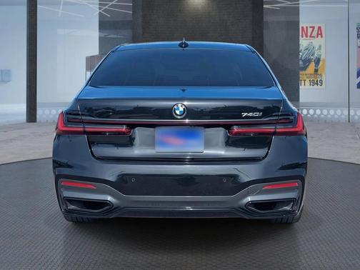 2021 BMW 740 740i