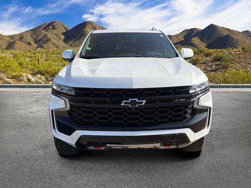 Iridescent Pearl Tricoat 2023 Chevrolet Suburban 4WD Z71